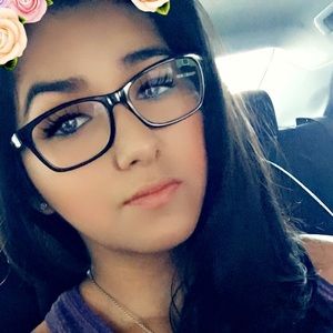 Meet your Posher, Lori